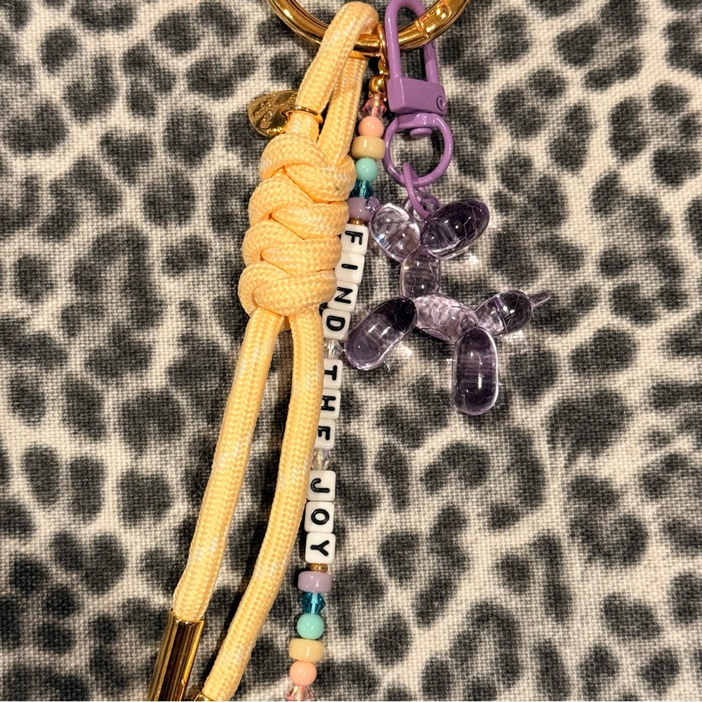 Little Words Project "Find the Joy" Beaded Bag Charm Keychain Balloon Dog NWT - Picture 5 of 5